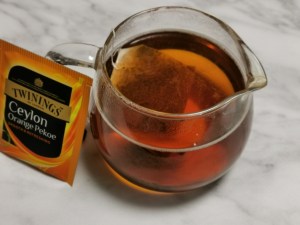トワイニング ティーバッグセイロンオレンジペコ をポットに淹れた写真